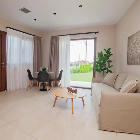 Kotinos Apartment *