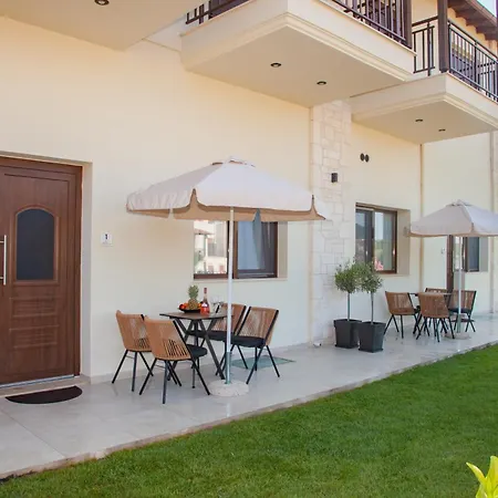 Kotinos Apartment *